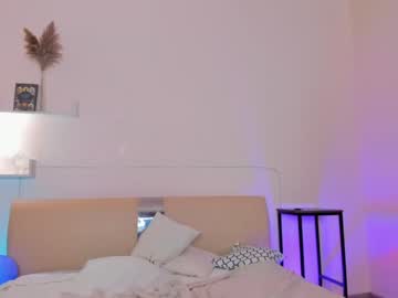 webcam girl jenie_fire live cam image #6419857