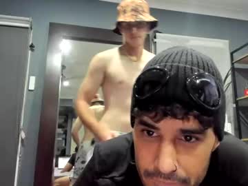webcam man playinwidfire live cam image #7105648