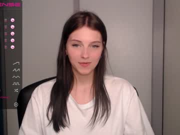 webcam girl lilliasweety live cam image #1859737