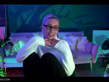webcam girl provocatrixx live cam image #3319531