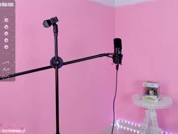 webcam girl little_effy18 live cam image #2431171