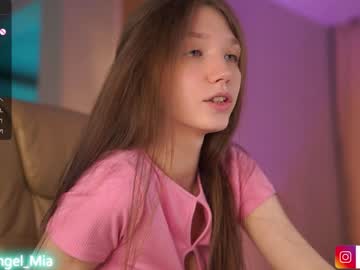 webcam girl angels_kiss live cam image #5363190