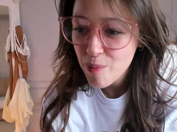 webcam girl heartbroken_girl live cam image #7048773