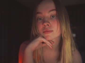 webcam girl bibi_it_is live cam image #4516922