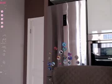 webcam girl small_blondee live cam image #2211242