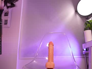 webcam girl lau__1 live cam image #6316083
