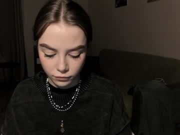 webcam girl 1i1ypa1mer live cam image #6570092