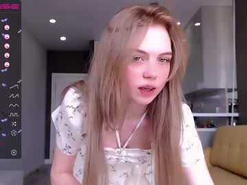 webcam girl small_blondee live cam image #1930069