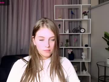 webcam girl lilliasweety live cam image #1800048