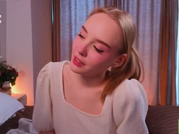 webcam girl lissa_meooow live cam image #6832838