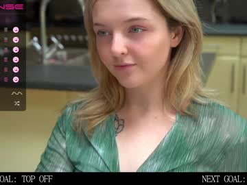 webcam girl lucydelovely live cam image #4781790