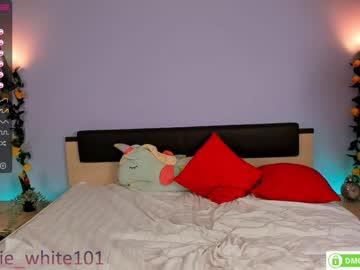 webcam girl foxhilary live cam image #1981669