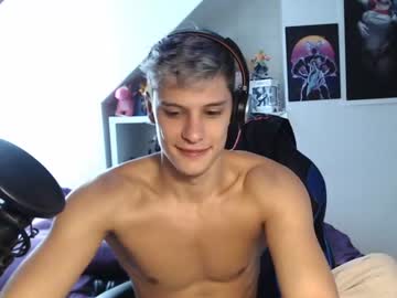 webcam man misterydragon live cam image #293010