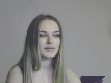 webcam girl petit_kaka live cam image #631952