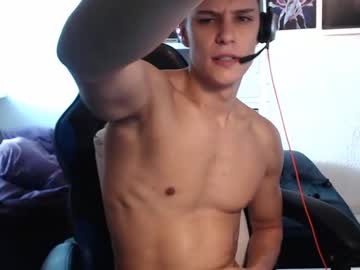 webcam man misterydragon live cam image #437589