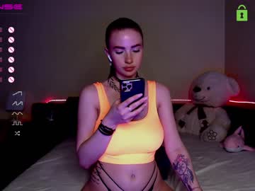 webcam girl fallen_angel_18 live cam image #4062639