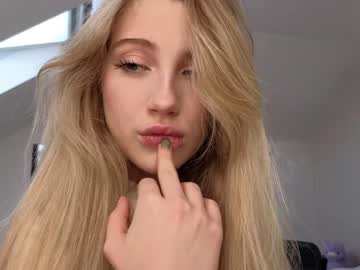 webcam girl yononeey live cam image #6847173