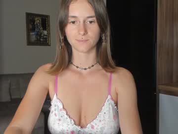 webcam girl melon_mussy live cam image #5615669