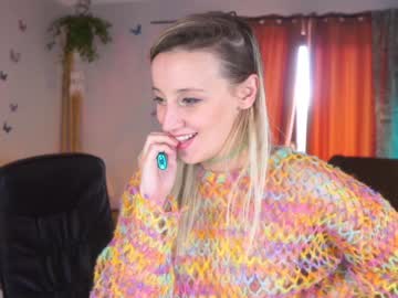 webcam girl juicyandthepussyblvd live cam image #3701338