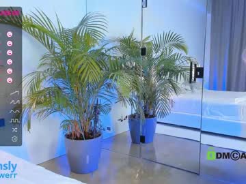 webcam girl lonelyflowerr live cam image #3932203