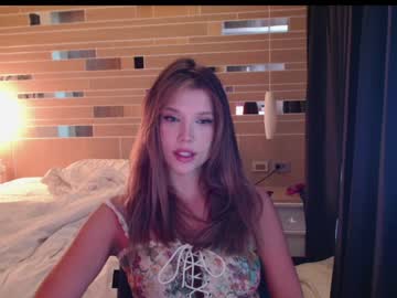 webcam girl bitter_moon live cam image #5209412