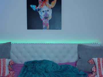 webcam girl holihurricane live cam image #2367233