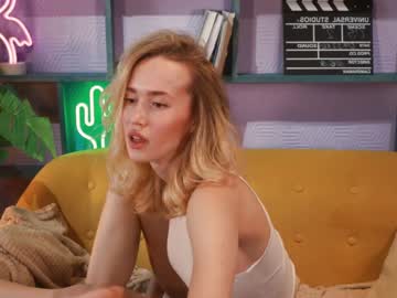 webcam girl lolly_bella_ live cam image #3329050