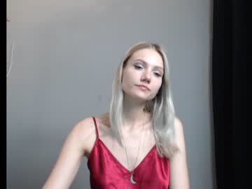 webcam girl gilliana_mo live cam image #580721