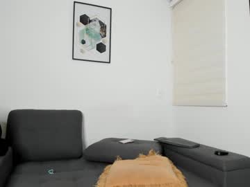 webcam girl abigail_w live cam image #5980381