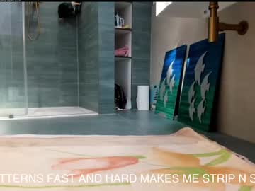 webcam girl lets_slip_and_slide live cam image #5262813