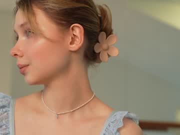 webcam girl april_blush live cam image #6871344