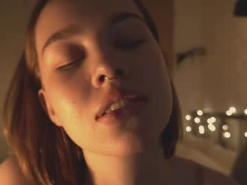 webcam girl bibi_it_is live cam image #1631882