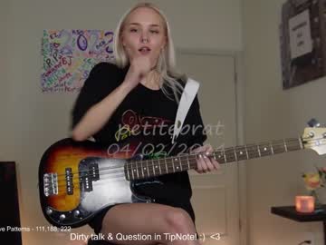 webcam girl petitebrat live cam image #6734977