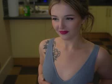 webcam girl lucydelovely live cam image #3412967