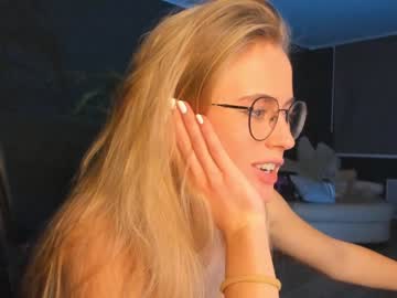 webcam girl linellali live cam image #3016349