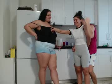 webcam couple maya_and_guests live cam image #6116394
