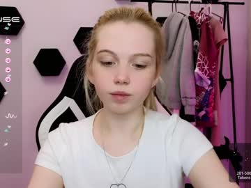 webcam girl small_blondee live cam image #4373934