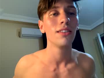 webcam man boy_with_a_joy live cam image #1487134