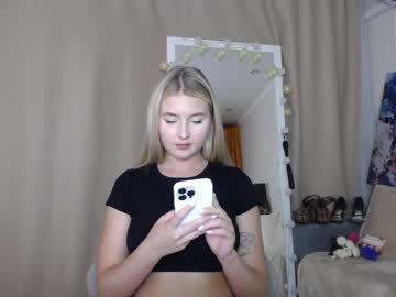 webcam girl cute18cute live cam image #2239677
