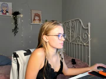webcam girl linellali live cam image #2543973