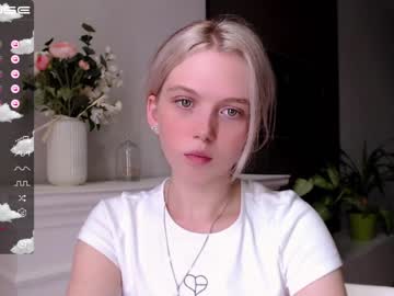 webcam girl small_blondee live cam image #2549718