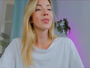 webcam girl emmi_rosee live cam image #2449257