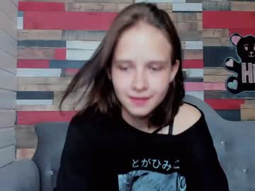 webcam girl lindamerinss live cam image #2095467