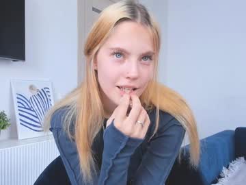 webcam girl vibe_house live cam image #7031183