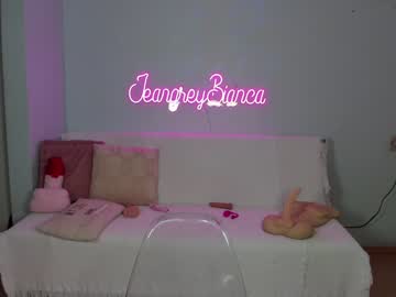 webcam girl jeangreybianca live cam image #3540237