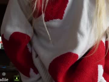 webcam girl bestblondiiecb live cam image #6104150