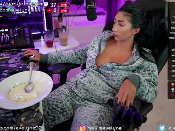 webcam girl evelyne92 live cam image #5645727