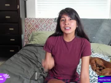 webcam girl violetttflowers live cam image #4125424