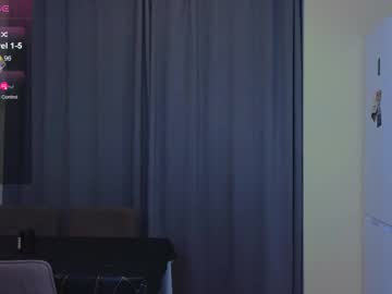 webcam girl petite_hollyy live cam image #7088678