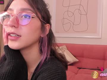 webcam girl maxinegh_ live cam image #2373985